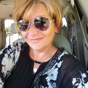 Meet your Posher, Val